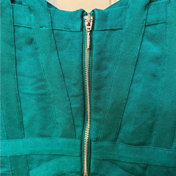 Guess Body con/ Bandage Dress - Emerald Green - Picture 4 of 6